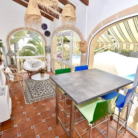 Isabel- Balcon Al Mar-